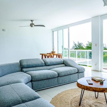 Beachfront Luxury Apartments カンクン エクステリア 写真