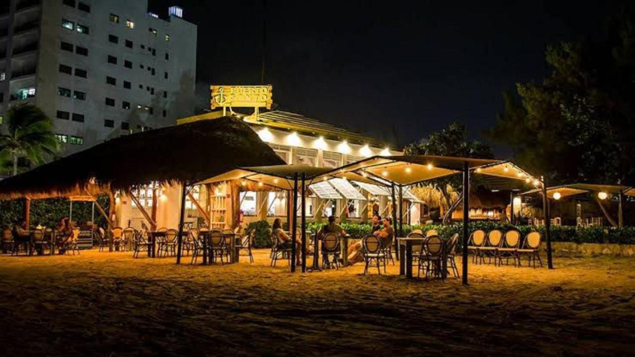 Beachfront Luxury Apartments カンクン エクステリア 写真