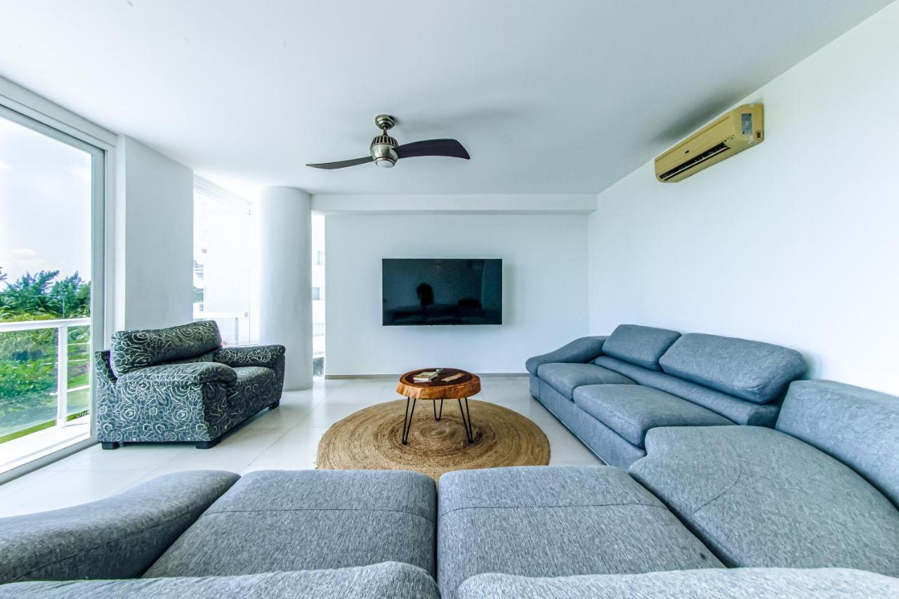 Beachfront Luxury Apartments カンクン エクステリア 写真