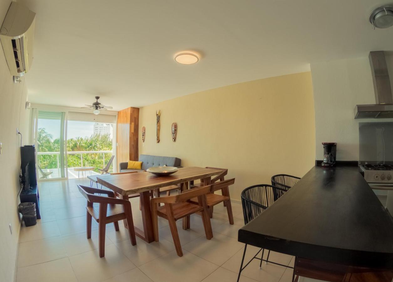 Beachfront Luxury Apartments カンクン エクステリア 写真