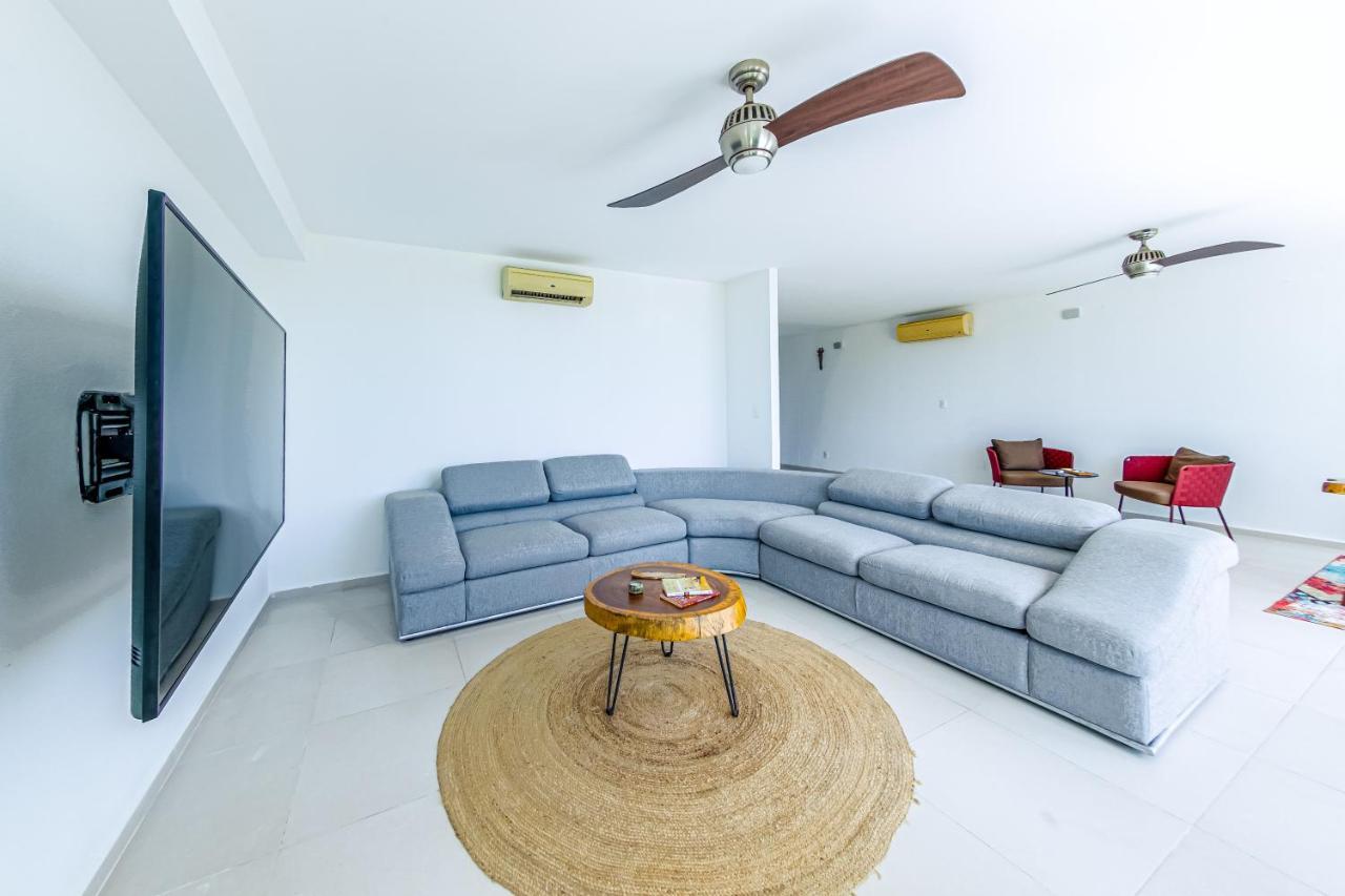 Beachfront Luxury Apartments カンクン エクステリア 写真