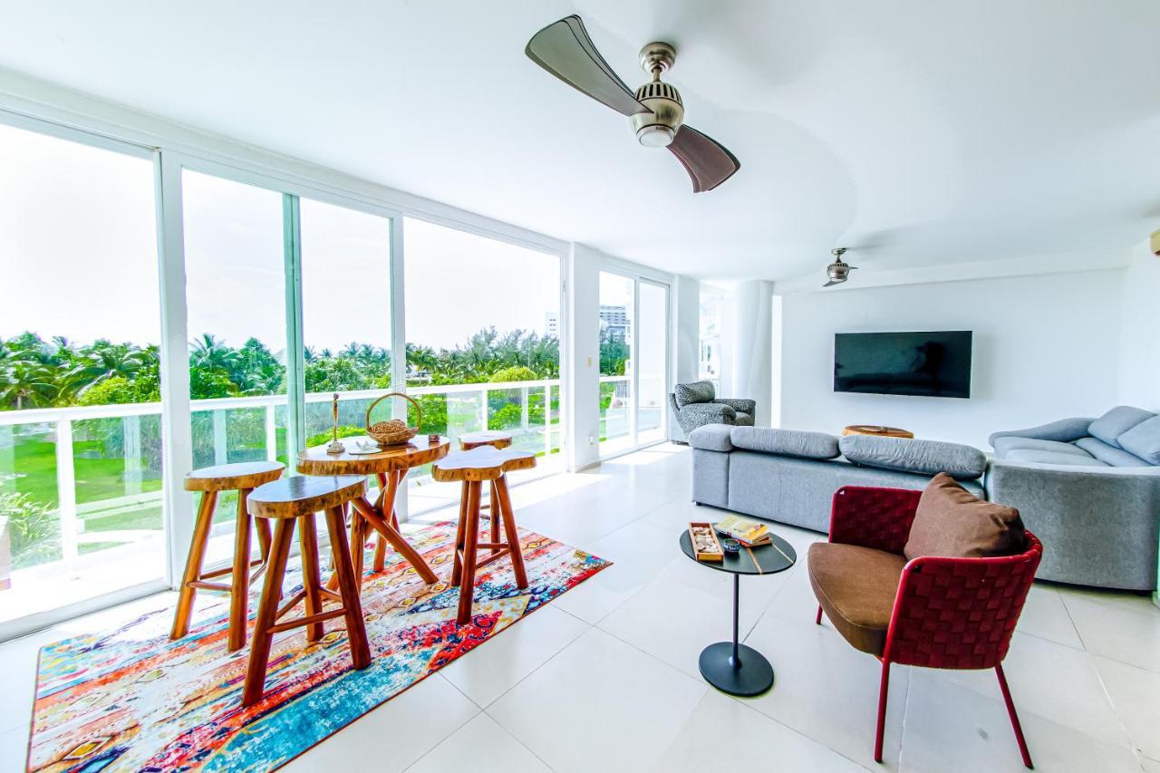 Beachfront Luxury Apartments カンクン エクステリア 写真